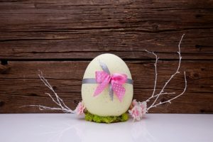 Donor egg IVF after 40 : Easter egg gift wrap