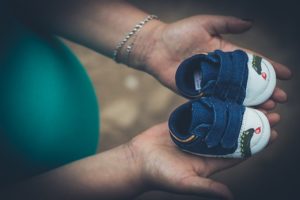 surrogate pregnancy, shoes gift